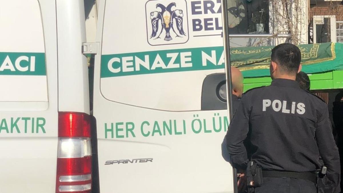 Aile faciasında hayatını kaybeden anne ve oğul Kemah’ta toprağa verilecek
